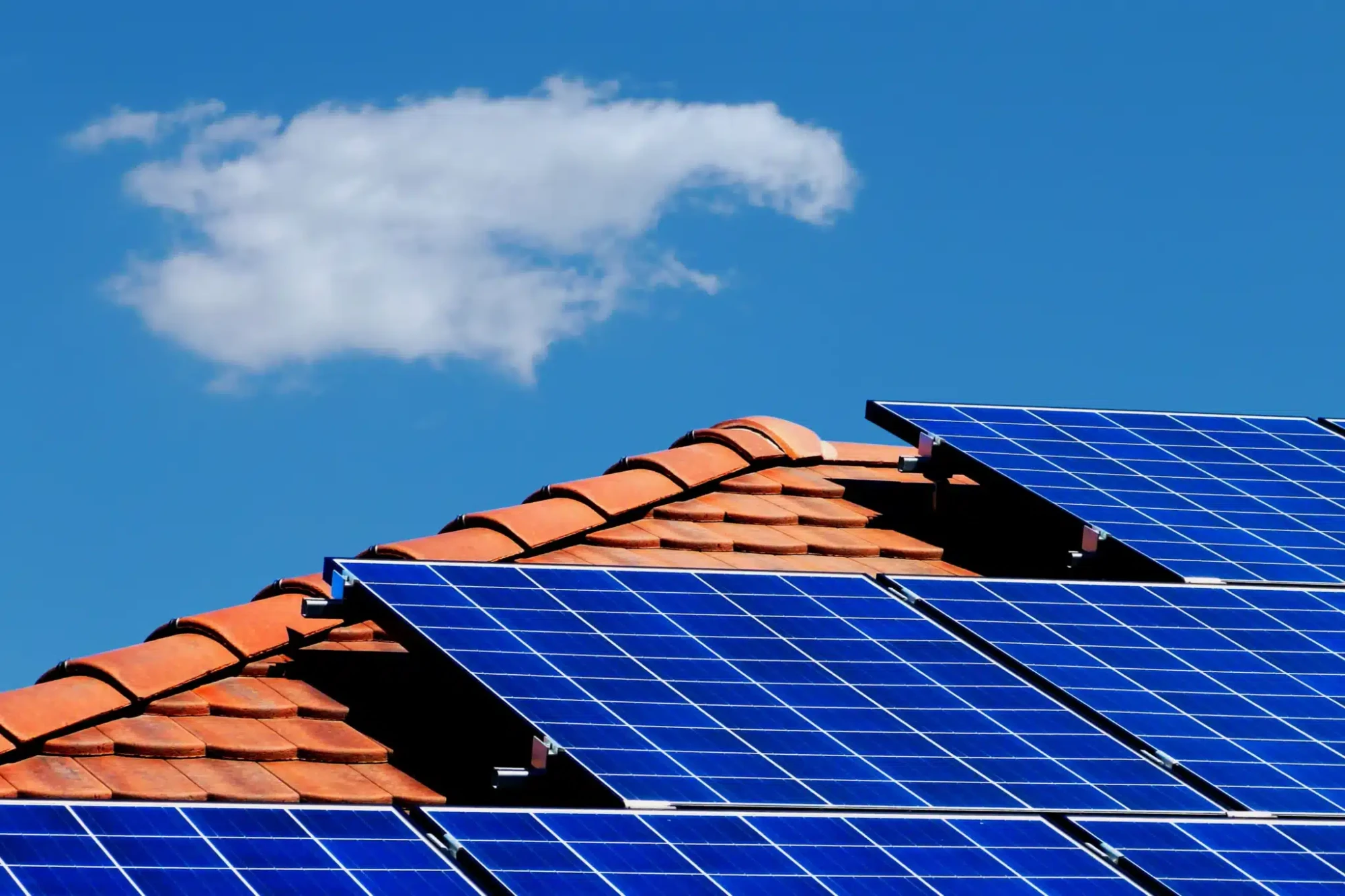 avantages d'un panneau photovoltaïque sur le long terme