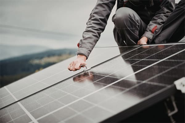 Bien choisir son panneau solaire : les solutions de 2026